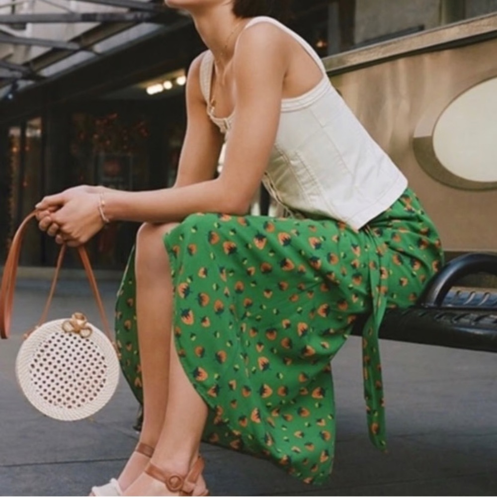 anthropologie 35 of 52 Conversations Colloquially strawberry Wrap Skirt Small